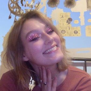 Meet your Posher, Annie